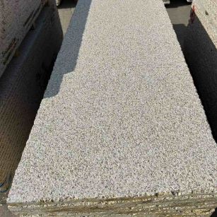 岳阳 黄金麻花岗岩荔枝面毛板，半成品