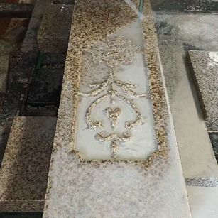 岳阳 黄金麻花岗岩异形加工雕刻栏杆大柱