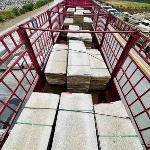 岳阳 黄金麻花岗岩荔枝面，光面毛板装车完成