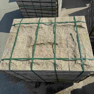 岳阳 黄金麻花岗岩石材自然面蘑菇石成品