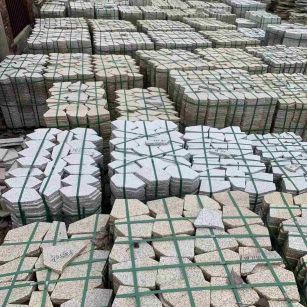 岳阳 黄金麻白麻花岗岩荔枝面地铺石(冰裂纹)