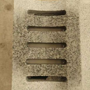 岳阳 芝麻白拉丝面花岗岩U型开槽排水槽