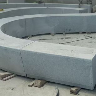 岳阳 芝麻白花岗岩光面弧形坐凳