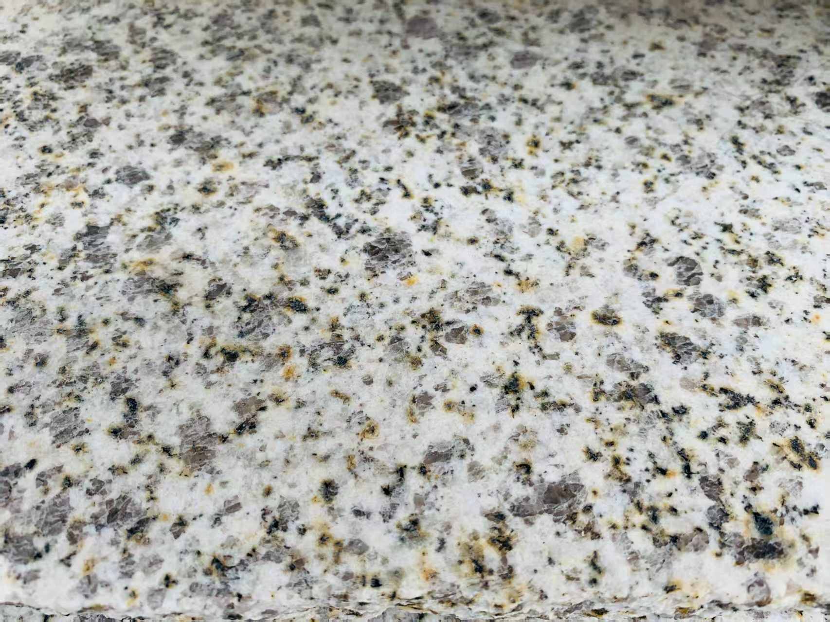 岳阳 黄金麻花岗岩石材浅黄光面