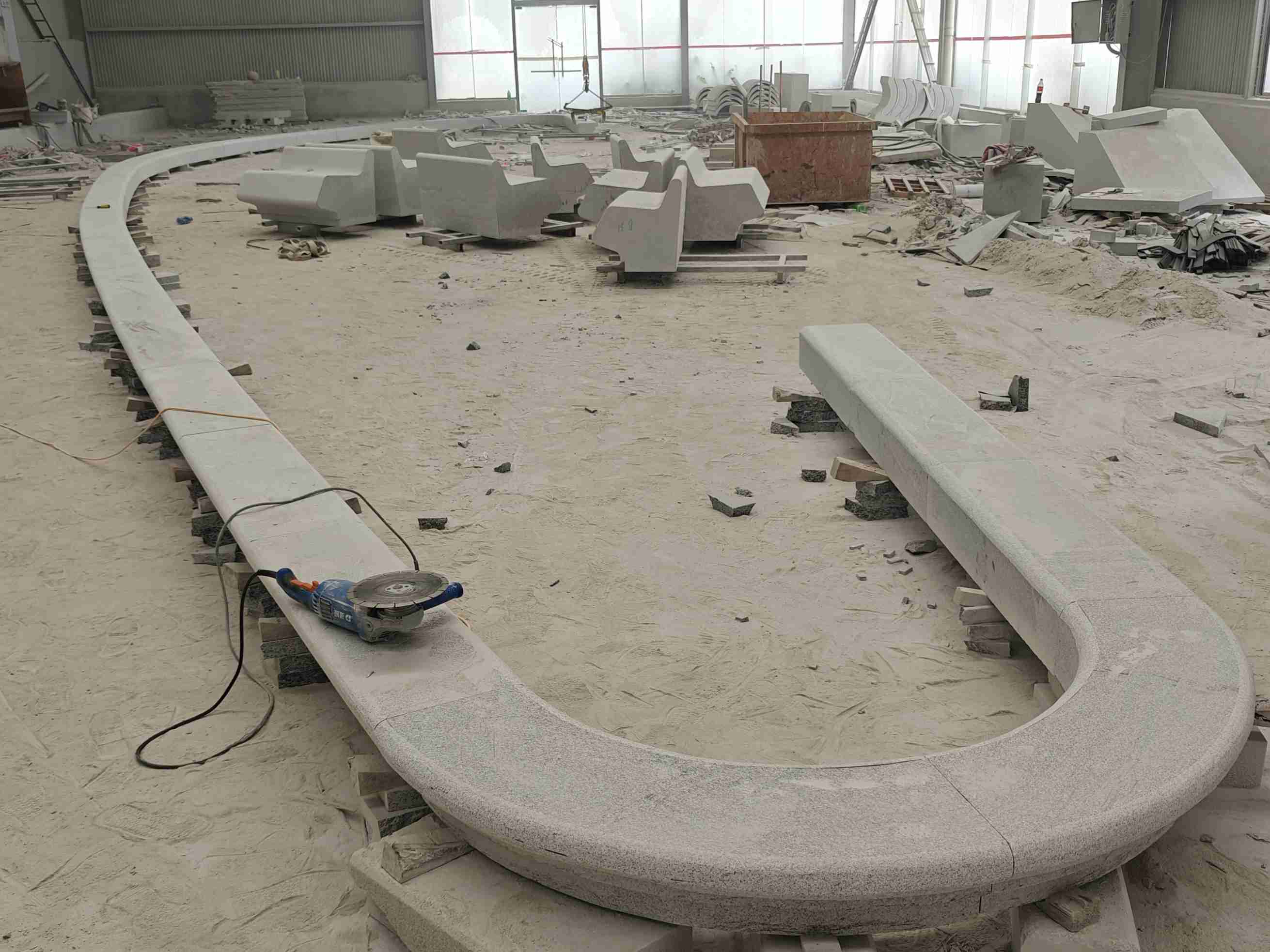 岳阳 芝麻白花岗岩弧形花坛石，坐凳石