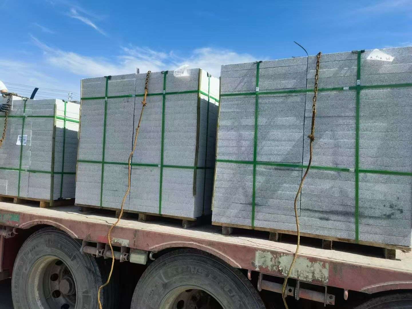 岳阳 芝麻白花岗岩地铺石装车日常