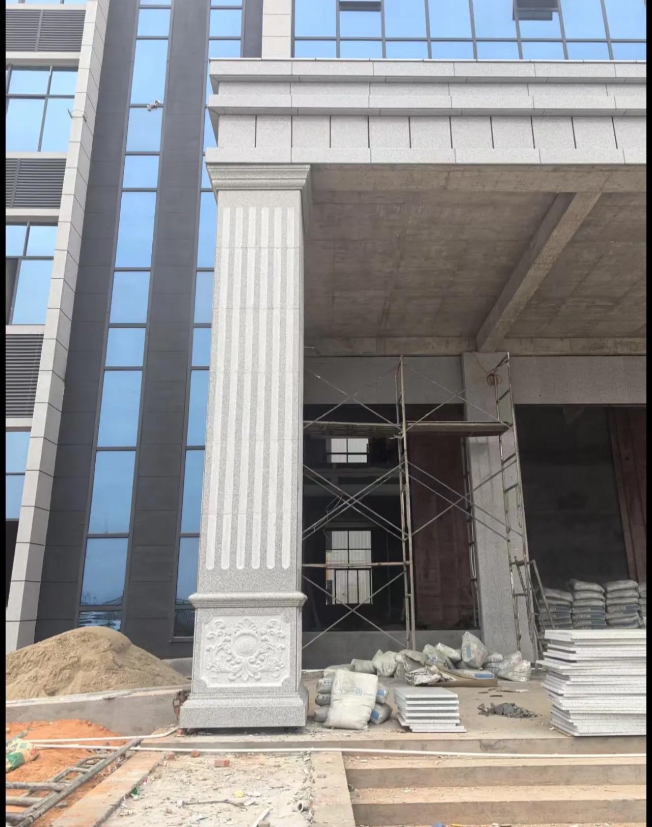 岳阳 芝麻白光面花岗岩门楼大柱（罗马柱）配雕花底座