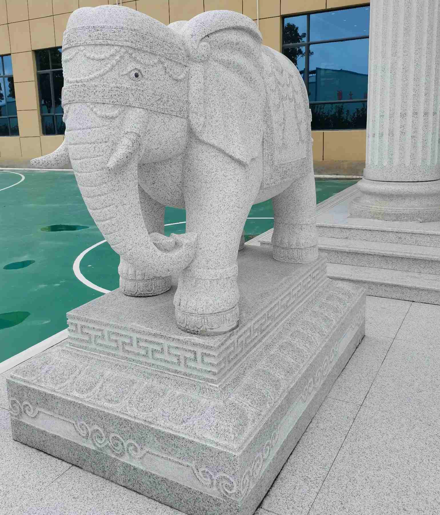 岳阳 白麻花岗岩动物异形石雕-大象