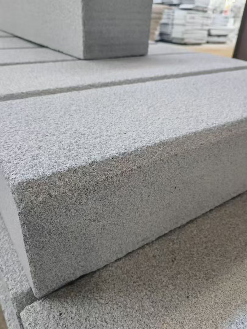 岳阳 芝麻灰荔枝面路沿石