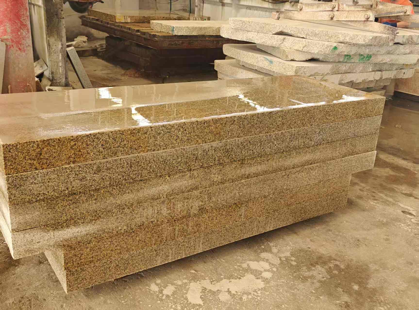 岳阳 黄金麻栏杆料半成品加工中