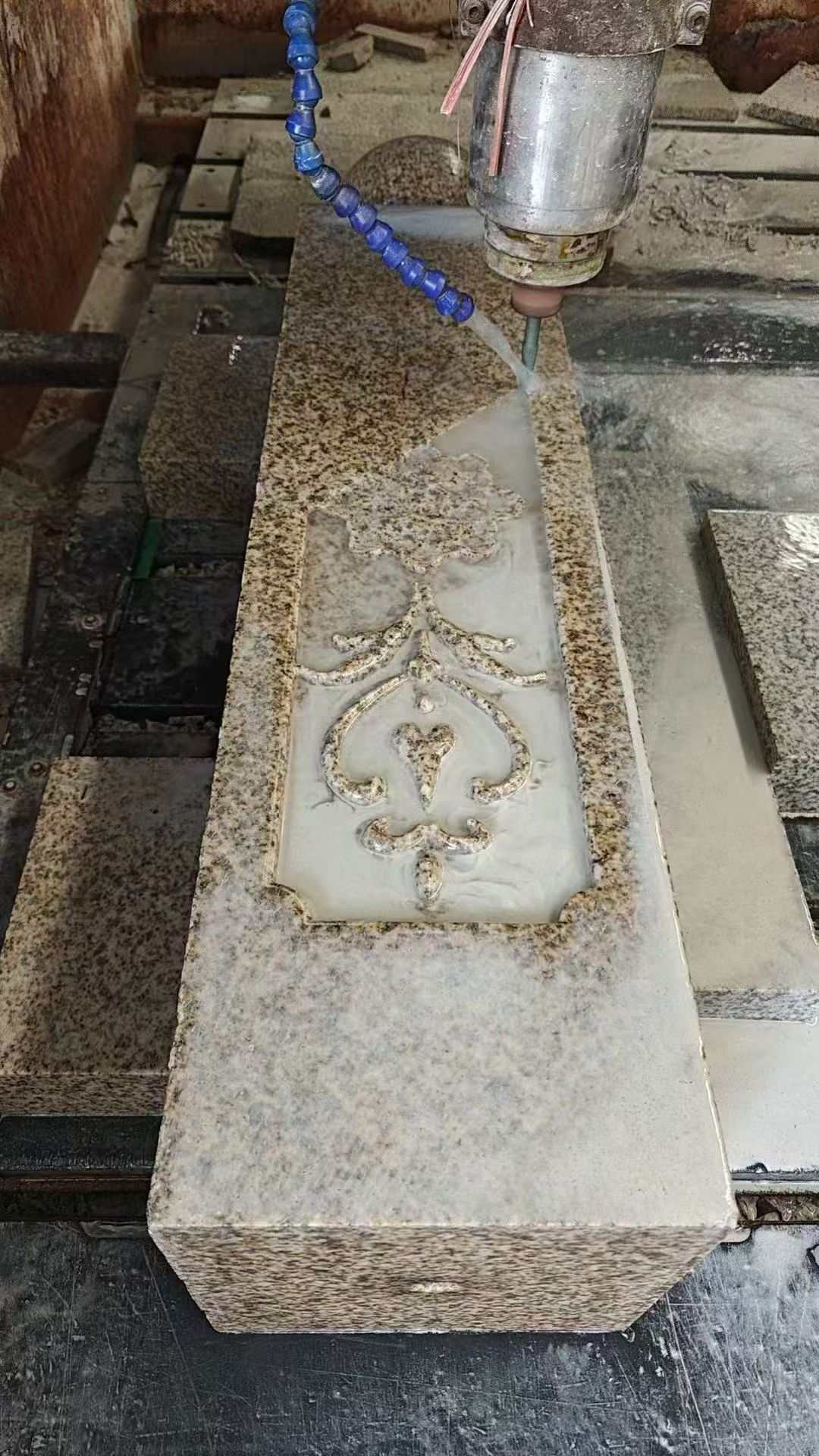 岳阳 黄金麻花岗岩异形加工雕刻栏杆大柱