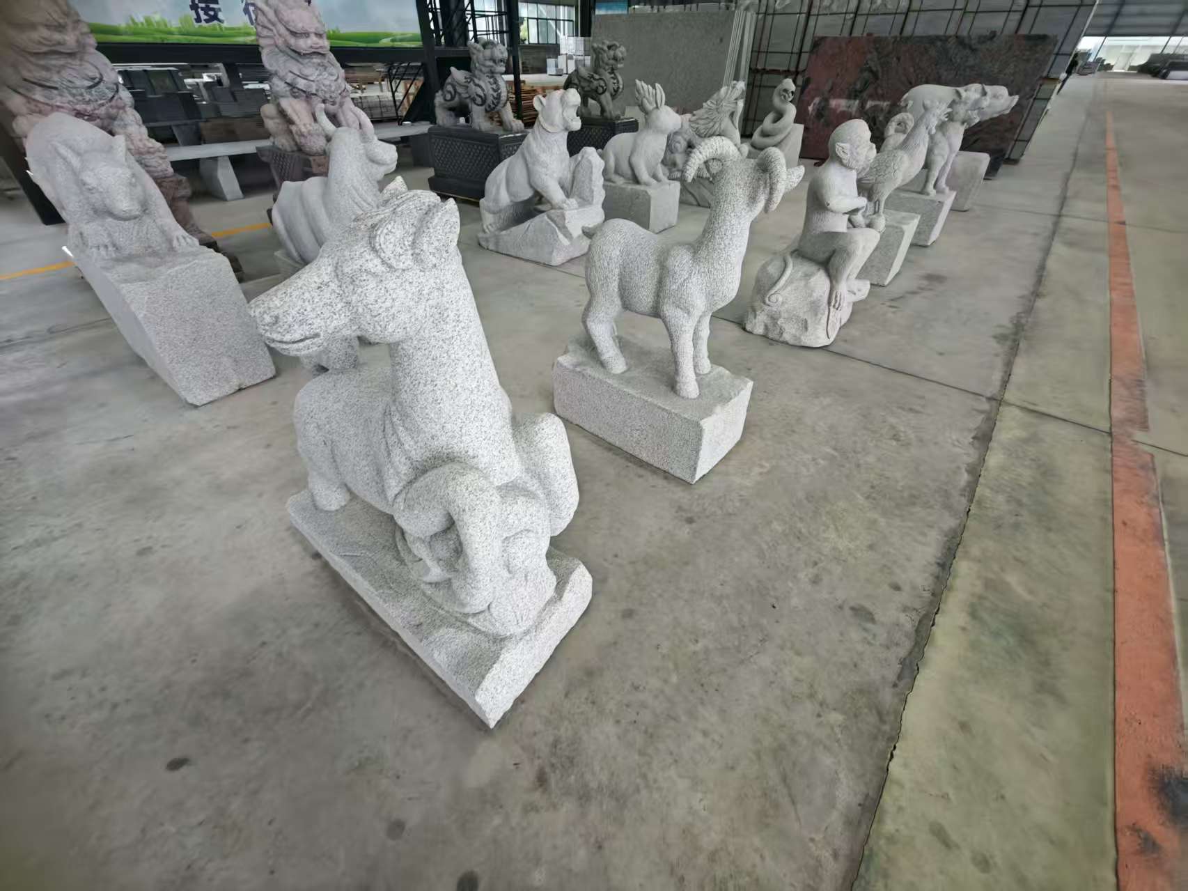 岳阳 芝麻白花岗岩造型立体雕刻——十二生肖