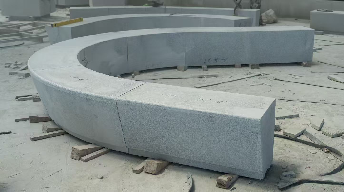 岳阳 芝麻白花岗岩光面弧形坐凳